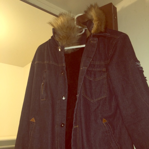 Blue jean jacket - Picture 1 of 3